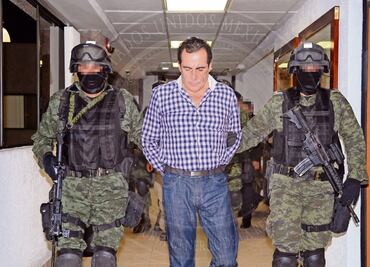 A 1 año, sin verificar la identidad de El H