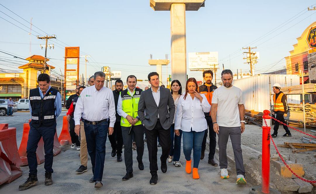 Samuel García supervisa la Línea 6 del metro de Monterrey. Foto: Especial