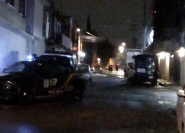 Asesinan a tiros a 2 jóvenes frente a su casa en Iztapalapa