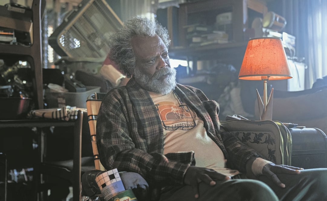 Ptolemy Grey, quien sufre de demencia senil, es un hombre cuya familia lo ha dejado en el olvido, hasta que llega una adolescente a acompañarlo y cuidarlo. Foto: Apple Tv+