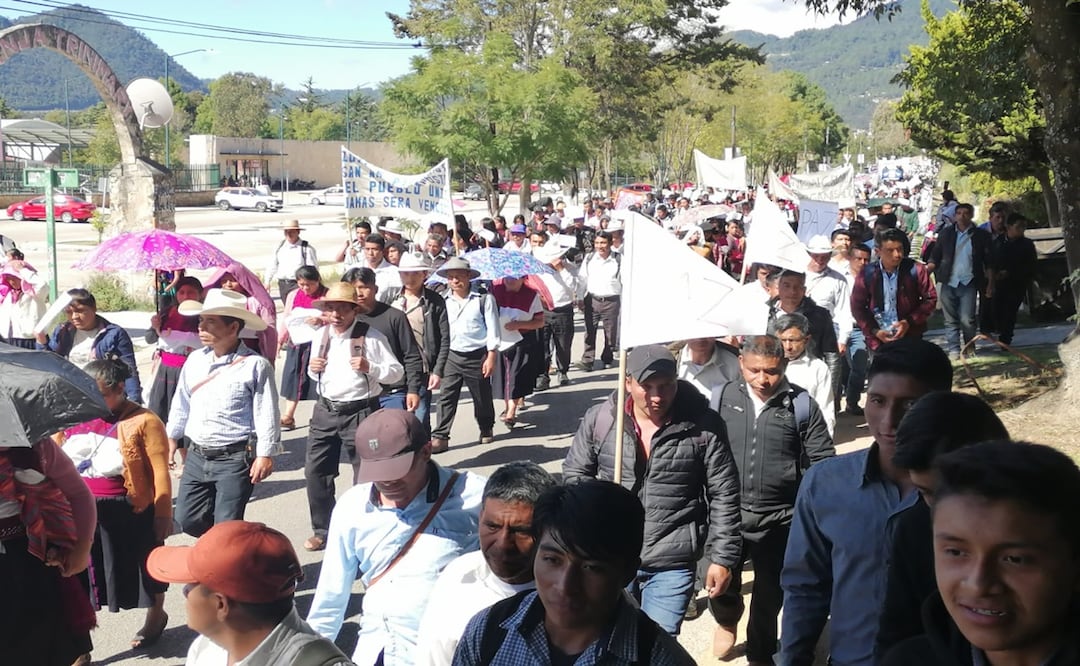 Miles de católicos marchan en Chiapas por la paz tras el asesinato del sacerdote Marcelo Pérez. Foto: Especial