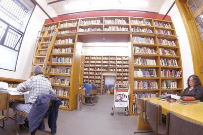 Bibliotecas son asequibles a las personas con discapacidad