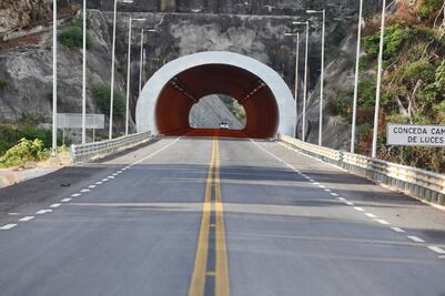 SCT afirma que Tradeco obtuvo 8 contratos por más de 4 mmdp