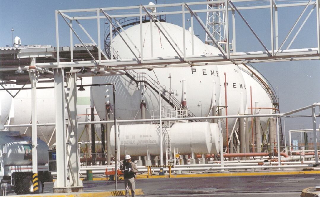 En las negociaciones se mencionó que Pemex había aceptado colaborar para que BI invirtiera en una terminal de importación de etano que le permitirá autoabastecerse sin cargo al erario. Foto: ARCHIVO EL UNIVERSAL
