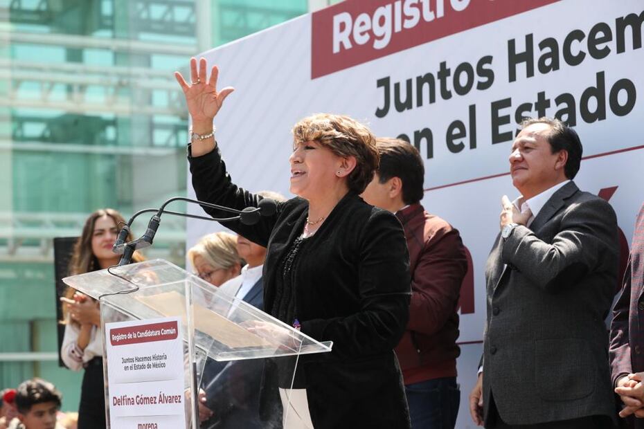 Delfina Gómez Álvarez entregó su solicitud de registro como candidata de la alianza Juntos Hacemos Historia. FOTO: Jorge Alvarado/ EL UNIVERSAL/