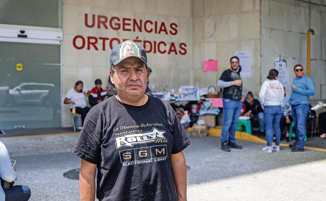 Arturo Piña, tío de Misael Cano, contó que su sobrino iría a visitarlo, por lo que le sugirió ir en Cablebús, el miedo a ese transporte lo hizo ir en su carro y murió en él. Foto: Gabriel Pano / EL UNIVERSAL