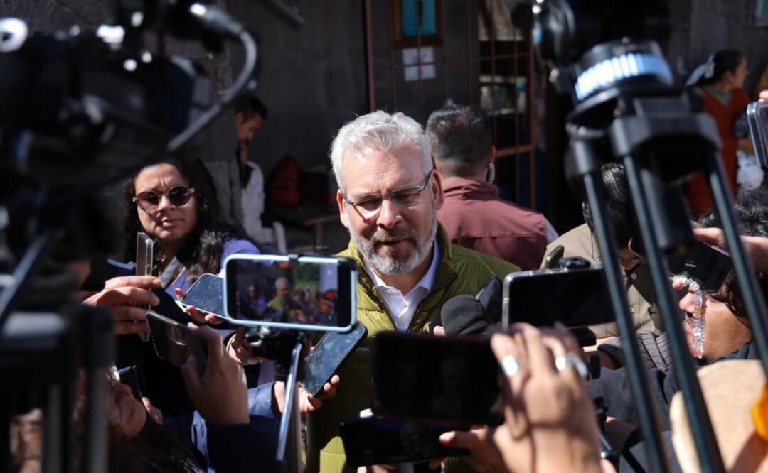 Alfredo Ramírez Bedolla, gobernador de Michoacán durante entrevista con medios de comunicación (22/11/2025). Foto: Fernanda Zamora / EL UNIVERSAL