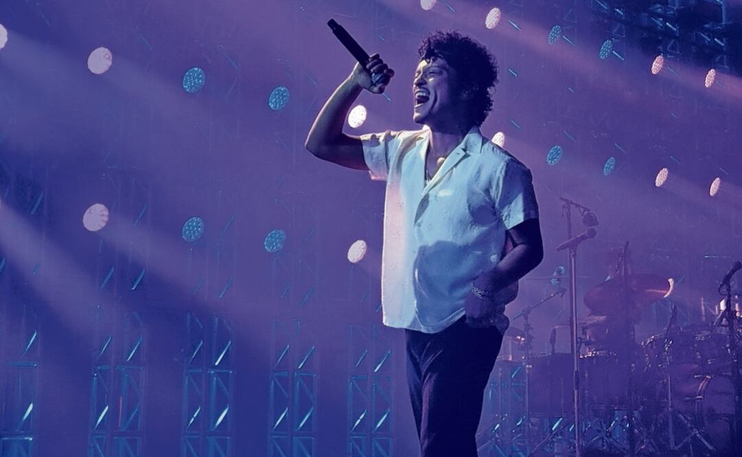 Bruno Mars apoya decisión de tener a Bad Bunny en el Super Bowl LX. Foto: Televisa Univisión