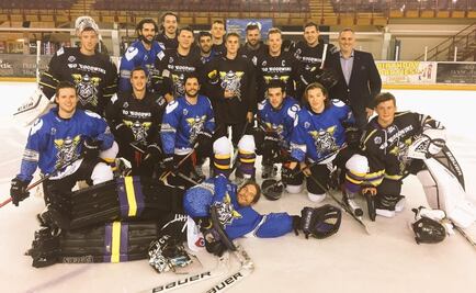 Justin Bieber entrena con equipo de hockey