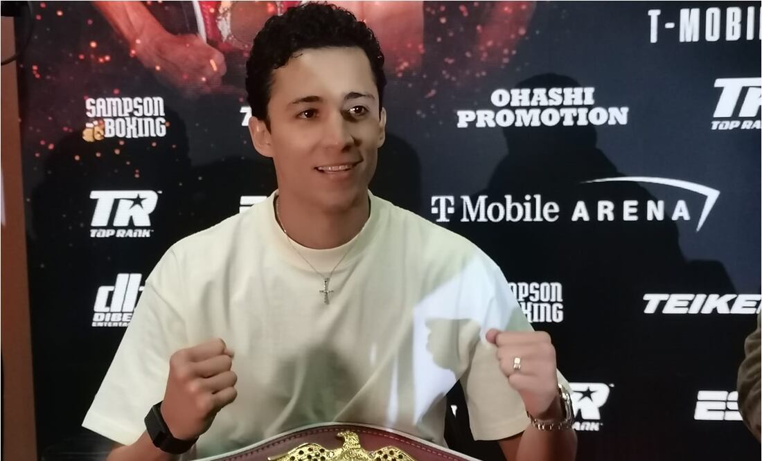 FOTO: Rafael 'Divino' Espinoza listo para volver al cuadrilátero; defender por tercera ocasión su campeonato pluma de la Organización Mundial de Boxeo