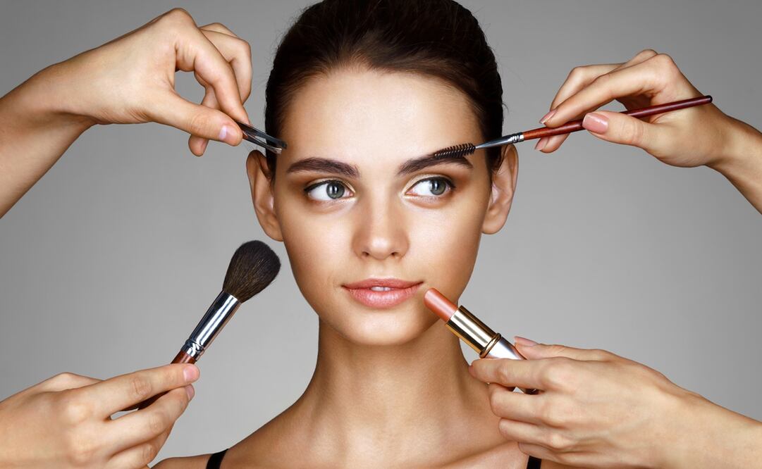 Con sencillos trucos y el maquillaje adecuado parecerá que acabas de regresar de la playa. Foto: Istockphoto