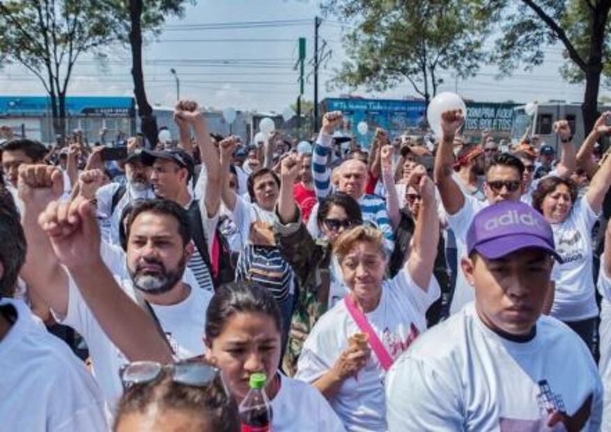 A todo pulmón, a una voz: ¡Fuerza México!