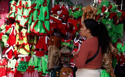 Capitalinos hacen últimas compras navideñas en mercados y tianguis; tecnología reemplaza los clásicos juguetes como regalos