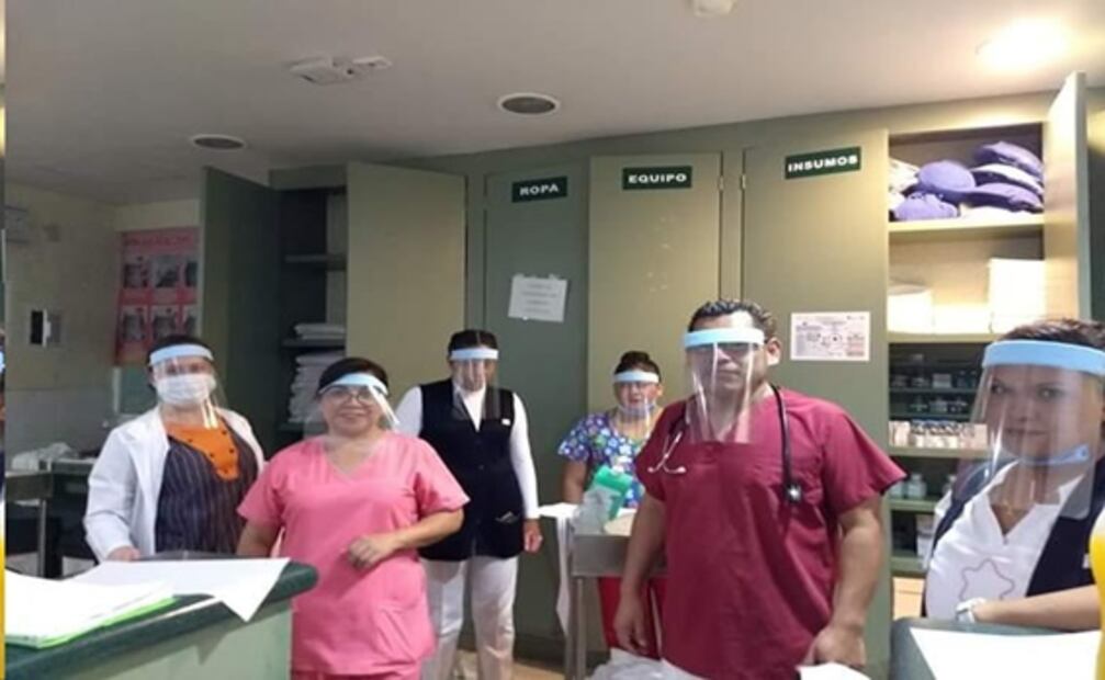 Vecinos de Toluca crean caretas contra Covid-19 para médicos y enfermeras 