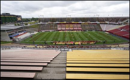 Regresa el futbol americano colegial bajo la pandemia de Covid-19
