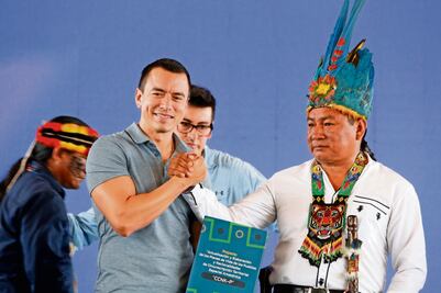 Acusan a Noboa, presidente de Ecuador, de comprar conciencias