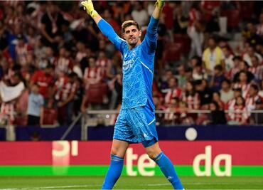 VIDEO: Courtois se engancha con la afición del Atlético y se burla de ellos