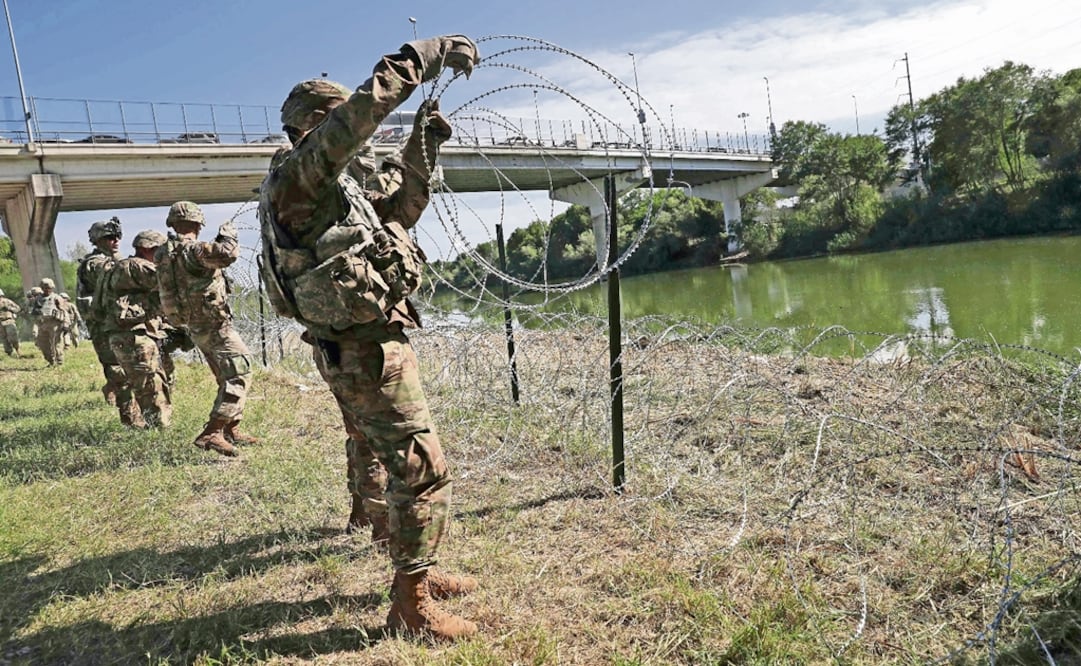 According to an anonymous source from the Pentagon, around a thousand soldiers had already arrived in McAllen, Texas yesterday - Photo: John Moore/AFP