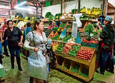 Retrocede confianza del consumidor en octubre con lo que liga dos meses a la baja