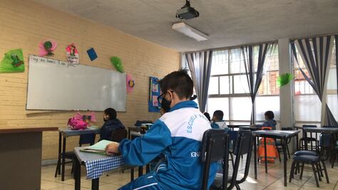 SNTE celebra reinicio de clases presenciales y llama a reabrir más escuelas