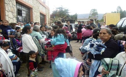 Entregan 8 mil 700 cobijas en Iztapalapa 