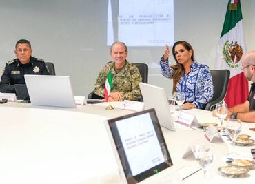 Gobernadora Mara Lezama revisa con el secretario de Marina la estrategia contra el sargazo en Quintana Roo