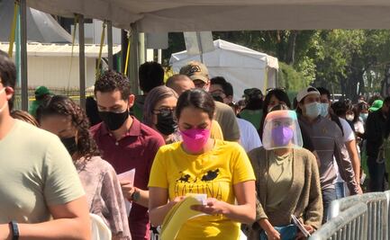 Detectan préstamo de documentos entre jóvenes en CDMX para vacunarse; advierten falta de vacunas