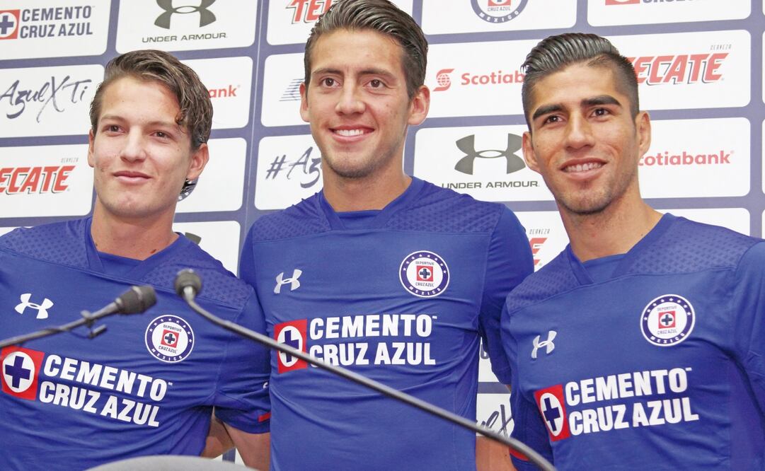 El Wero (izq. ) fue presentado, junto con Javier Salas y José Madueña. (CARLOS MEJÍA. EL UNIVERSAL)