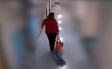 Captan en video a maestra de primaria arrastrando a niño en EU