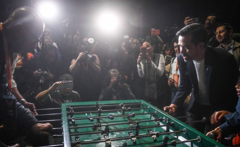 Dante Delgado y Jorge Álvarez Máynez, dirigente nacional de Movimiento Ciudadano, durante la presentación de la campaña "México cree en México", en el World Trade Center (WTC). Fotos: Mario Jasso / CUARTOSCURO