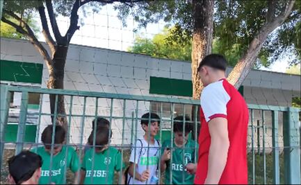 Selección de Irak recibe apoyo por parte de niños y niñas de una escuela en Monterrey