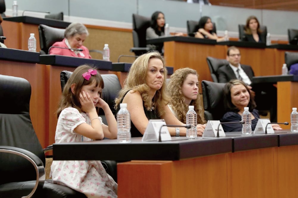 La familia del ex senador Manuel Camacho Solís (1946-2015) estuvo presente en la presentación del libro, que se llevó a cabo en el Senado de la República. (VALENTE ROSAS. EL UNIVERSAL)