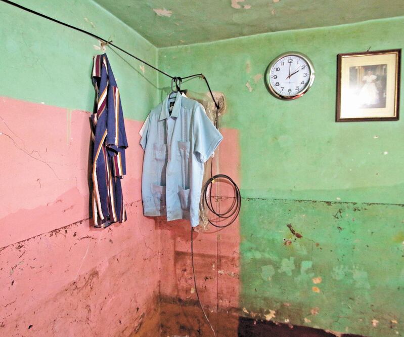 En las paredes de las casas se observa el nivel de la inundación. CARLOS MEJÍA. EL UNIVERSAL