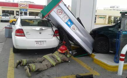 Carro choca contra bomba en gasolinera de Tabasco