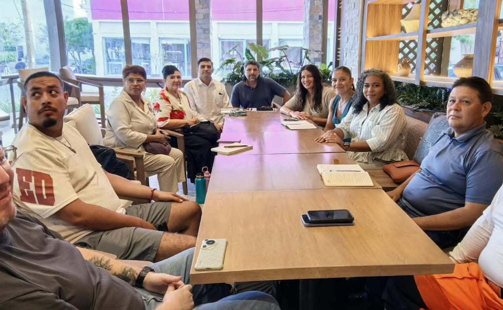 Las congresistas explicaron que su visita a Quintana Roo atendió el interés por conocer los impactos ambientales en la región, toda vez que ambas están inmersas en asuntos vinculados con la crisis climática.
(02/09/26)
Foto: Adriana Varillas