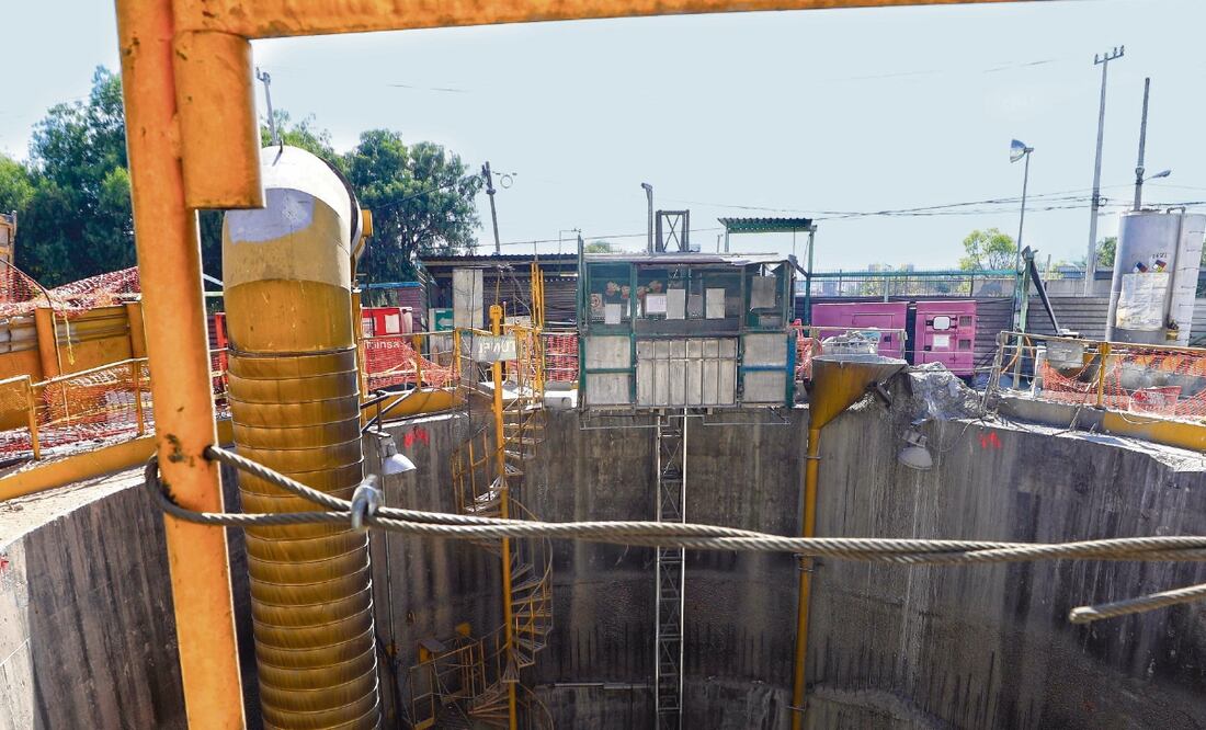 EL UNIVERSAL constató en un recorrido que las obras se detuvieron en las lumbreras Primera Victoria y Poniente 83; no hay trabajadores en ellas, pero sí en casas cercanas en las que se reparan daños de estructura y se hace recimentación. IRVIN OLIVARES