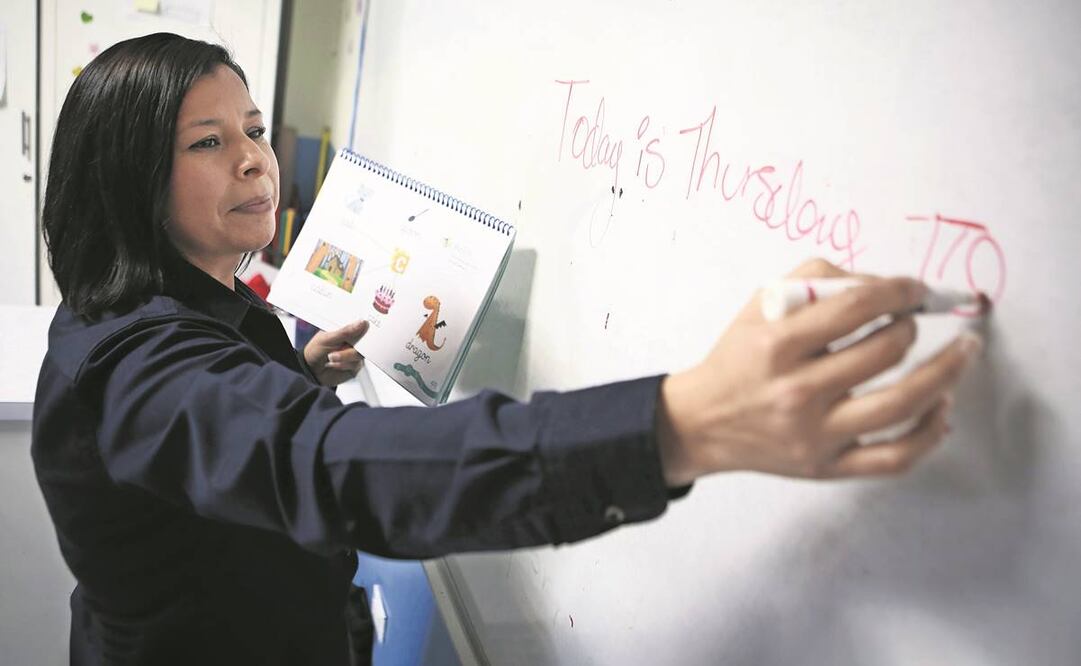 En agosto de 2021, Adriana se integró al Colegio Kawabata, en Ciudad Juárez, como maestra de inglés. Asegura que el confinamiento le permitió tener un periodo de autoconocimiento para replantear su carrera. Foto: Christian Torres/EL UNIVERSAL