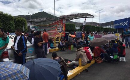 Bloquean carreteras y toman centros comerciales en Michoacán