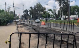 Limitan circulación de avenida en San Juan de Aragón por grieta; ya laboran en su reparación 