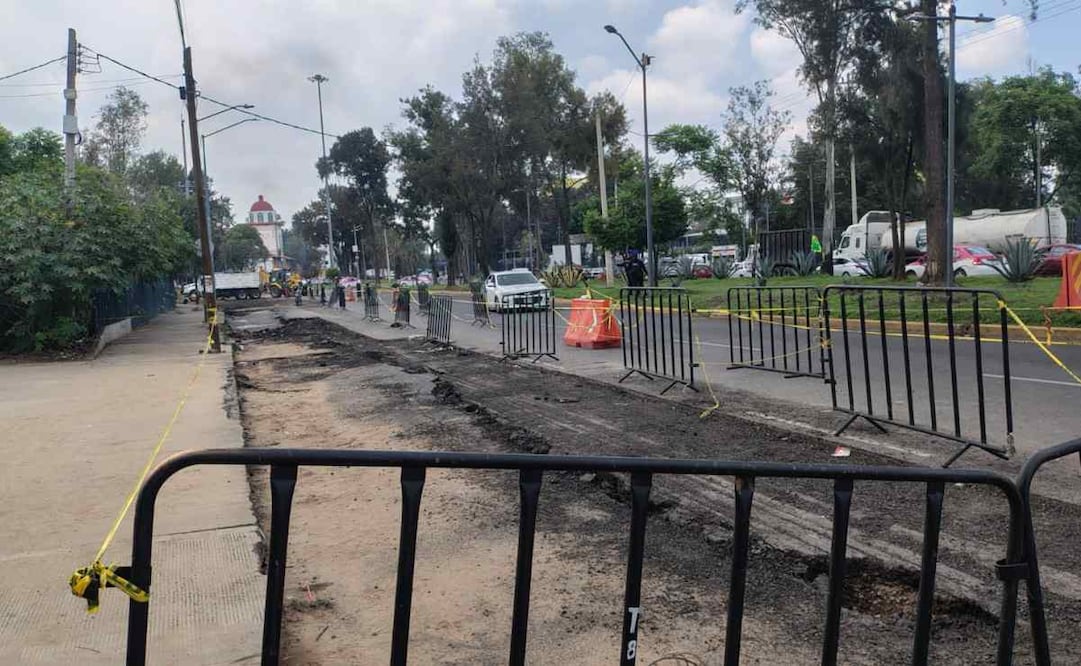 Presencia de una grieta En la avenida José Loreto Fabela al Sur y Eje 4 Norte. Foto: Arantxa Meave / EL UNIVERSAL
