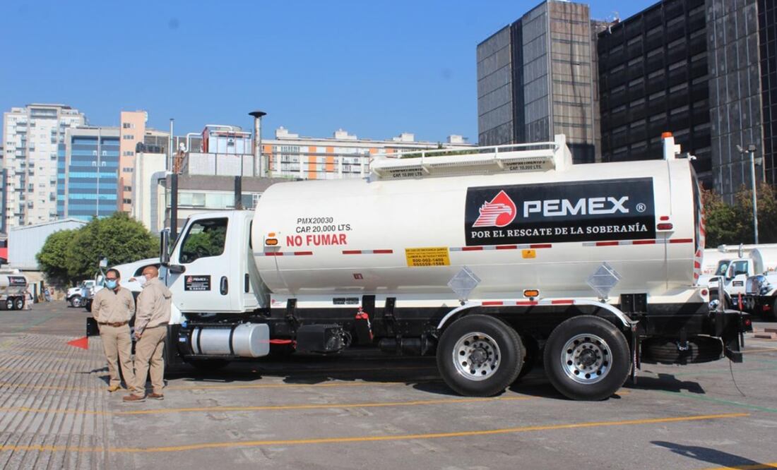Esta comercialización incluye las gasolinas automotrices, turbosina y gas licuado de petróleo (LP), que sumaron un total de un millón 316 mil barriles diarios. Foto: Pemex