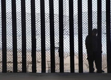 U.S. border arrests drop amid Trump crackdown on migration