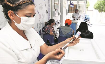 Refuerzan vacunación por frío en la CDMX