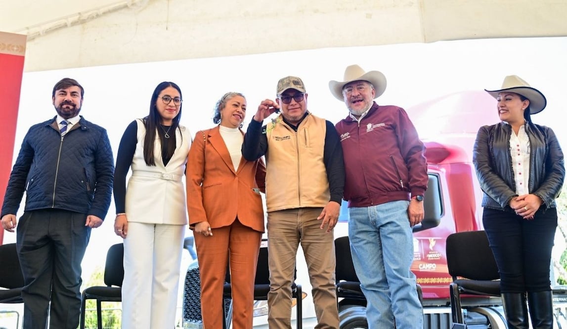 Gobierno del Edomex entrega maquinaria para el campo; invierten 49.6 millones en infraestructura hídrica. Foto: Especial