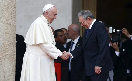 Tras visita a Fidel, Papa se reúne con Raúl Castro