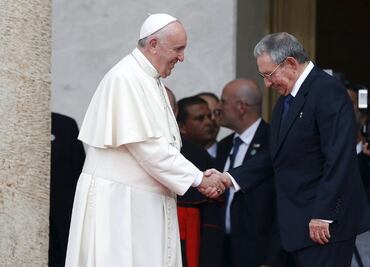 Tras visita a Fidel, Papa se reúne con Raúl Castro