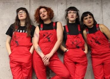 ¿Quiénes son "LasTesis", el colectivo feminista detrás de "El violador eres tú"?