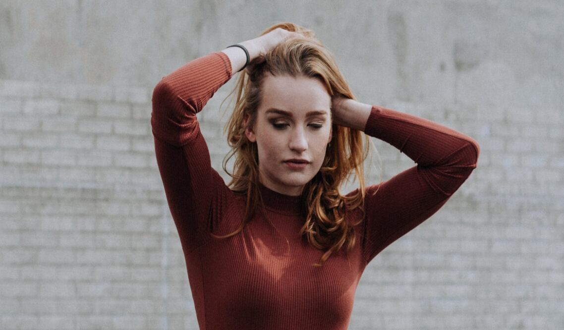 Las canas ya no serán un problema para ti / Foto: Pexels