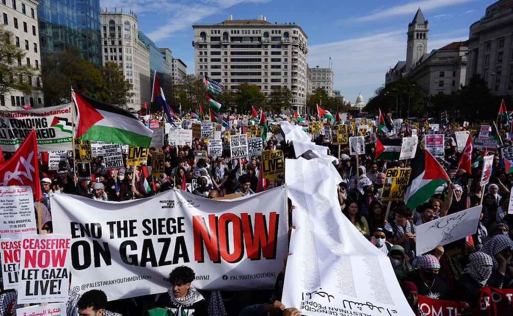 Miles de personas participan en una manifestación en apoyo del pueblo palestino en Washington. Foto: EFE