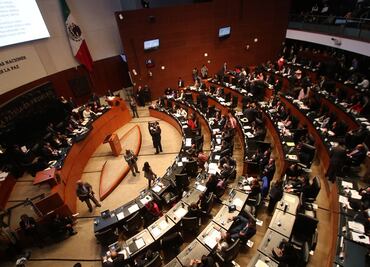 Empresarios y líderes sindicales chocan en debate de reforma al outsourcing